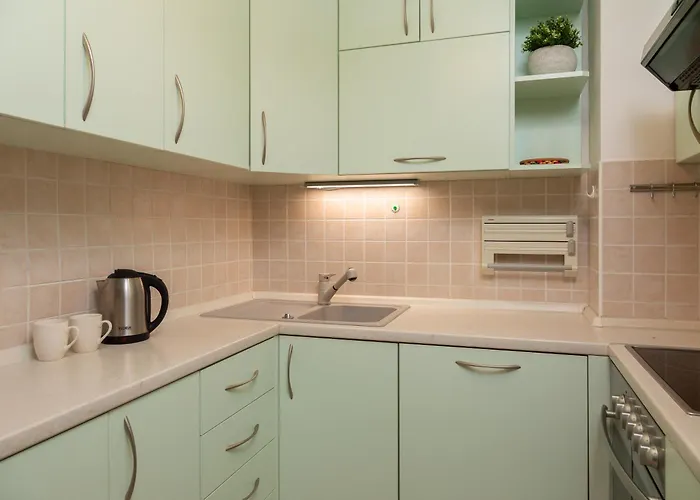 Sunny Ii マカルスカ