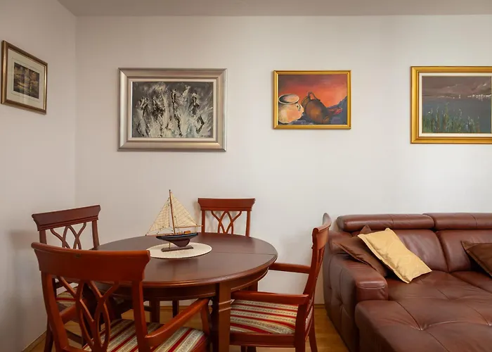 Sunny Ii * マカルスカ